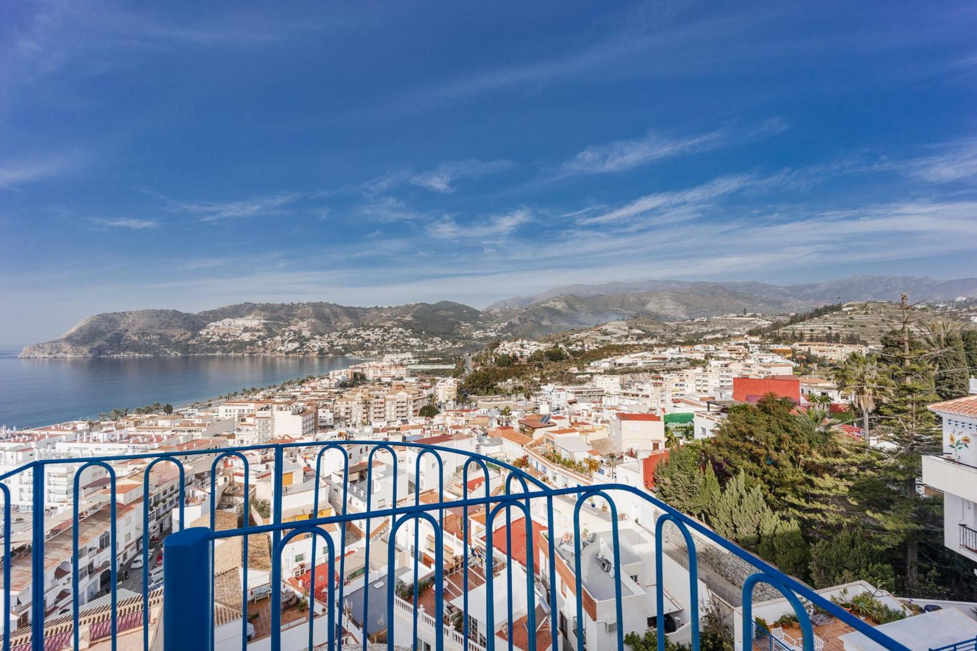 Blue Nautico - Penthouse With Stunning Views Of * La Herradura (Granada)